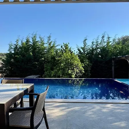 Karagedik Private With Pool ヴィラ *