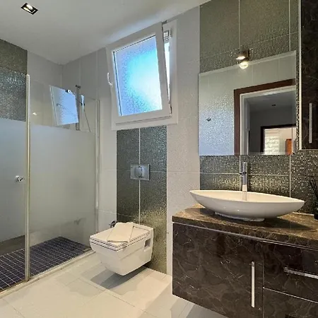 Karagedik Private With Pool Vila *